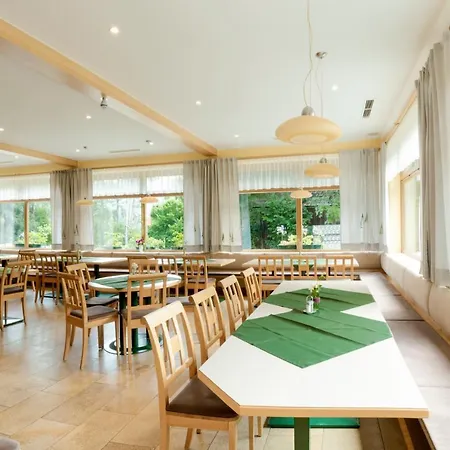 Gruenau - Wimmergreuth Hotel