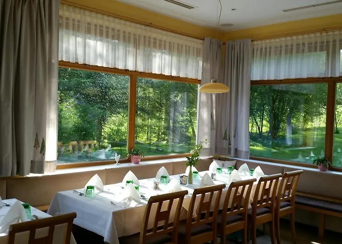 Gruenau - Wimmergreuth Hotel *